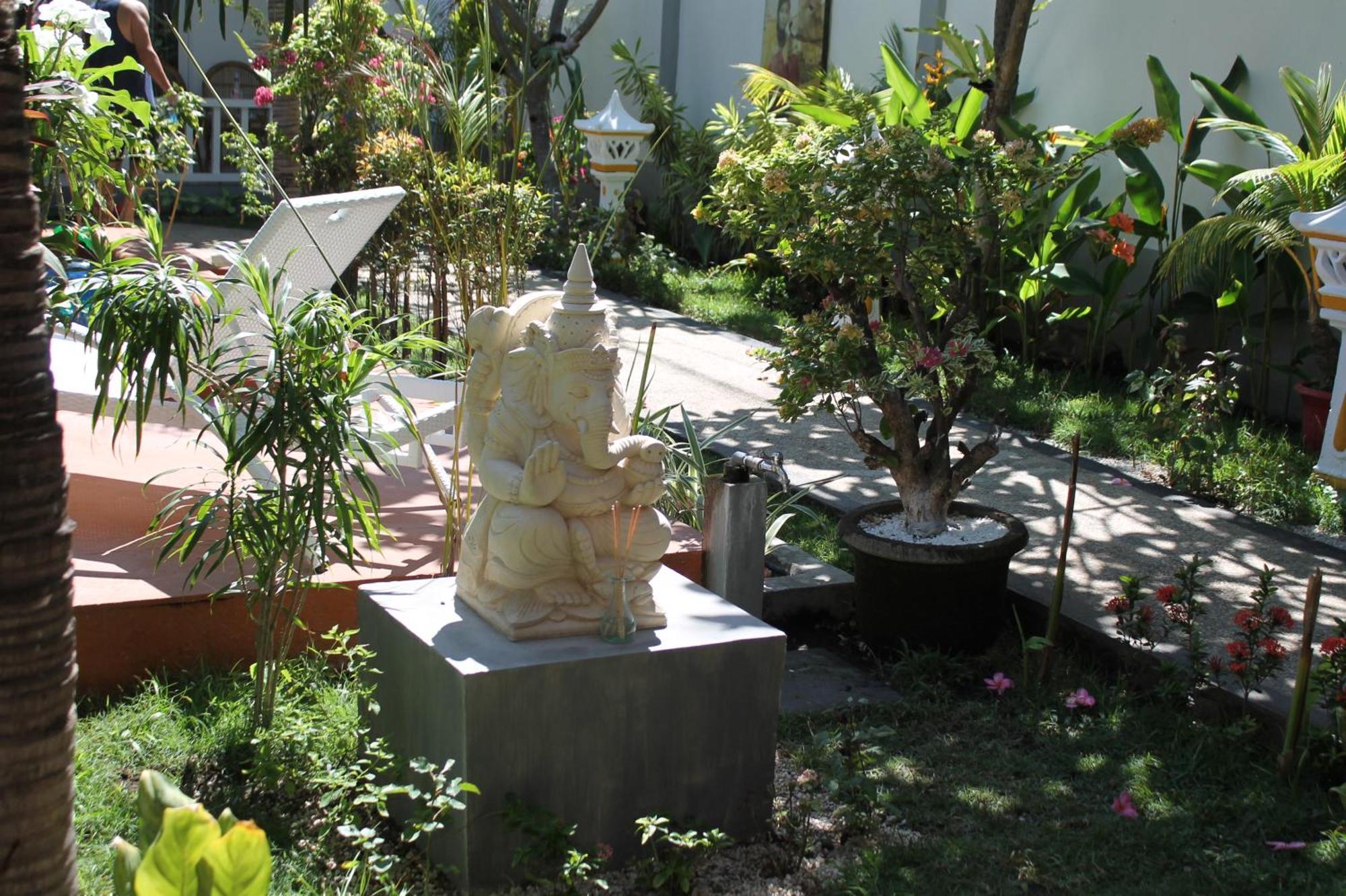 New Balengku Dua Hotel - Adults Only Gili Air Exteriör bild