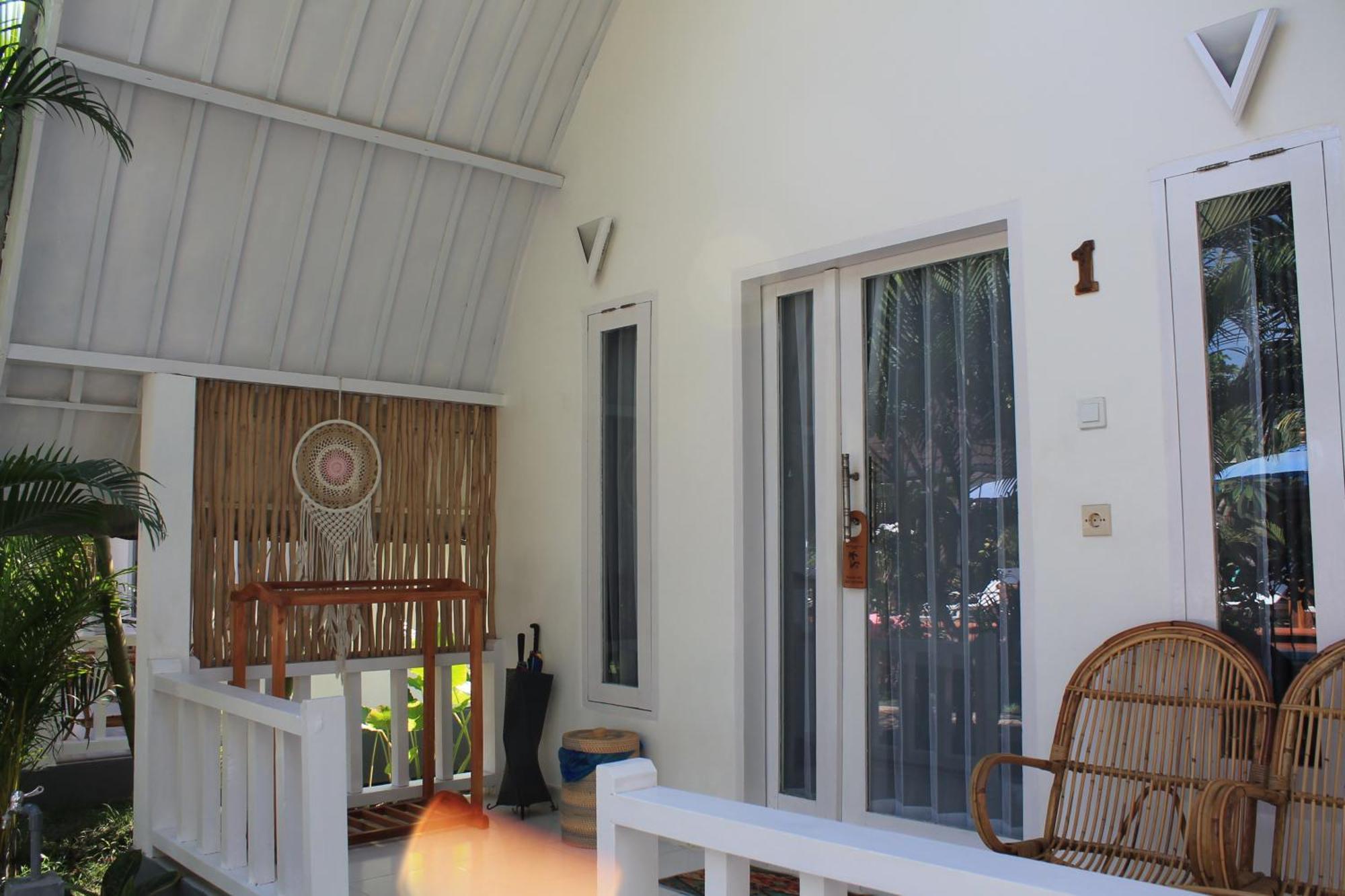 New Balengku Dua Hotel - Adults Only Gili Air Exteriör bild