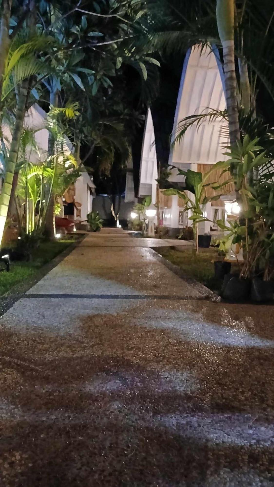 New Balengku Dua Hotel - Adults Only Gili Air Exteriör bild