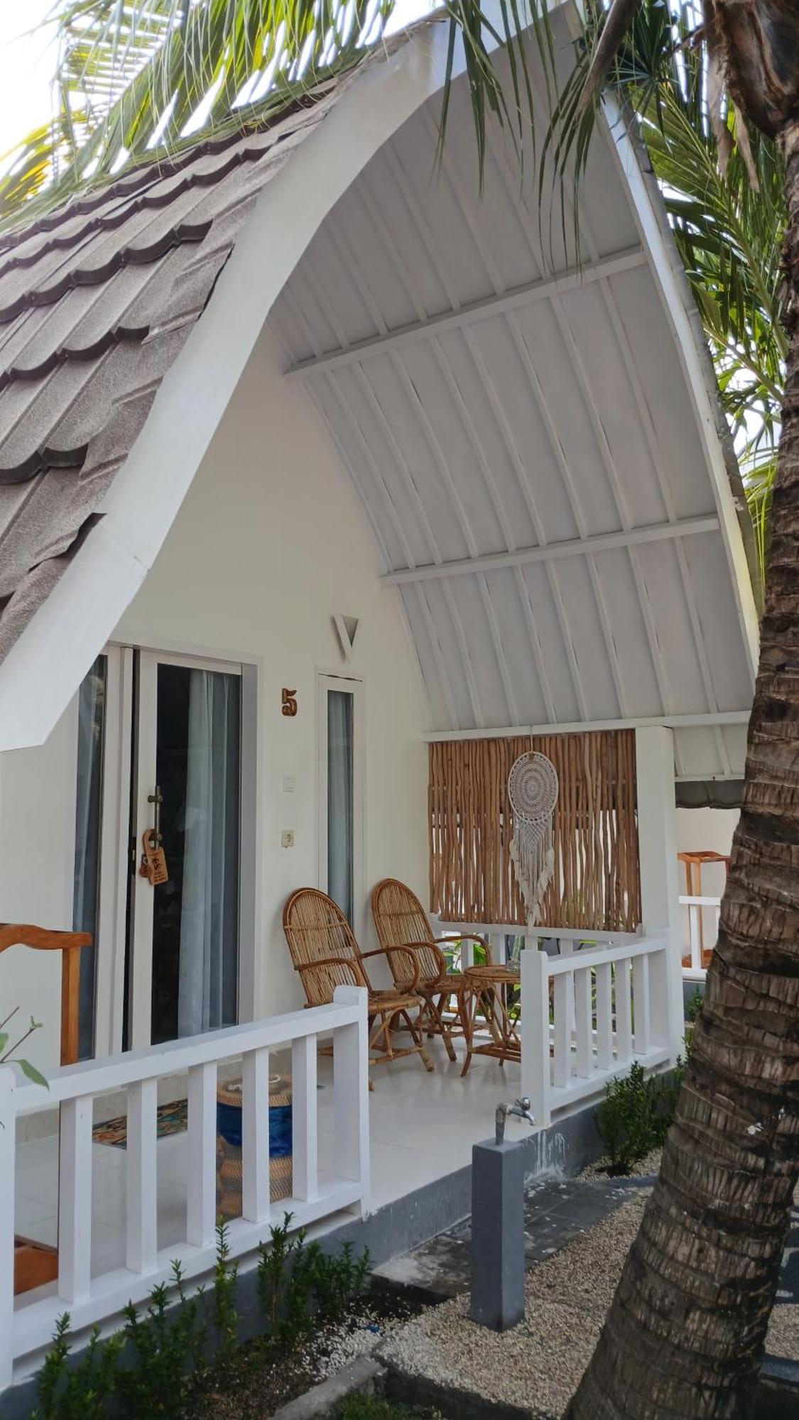New Balengku Dua Hotel - Adults Only Gili Air Exteriör bild